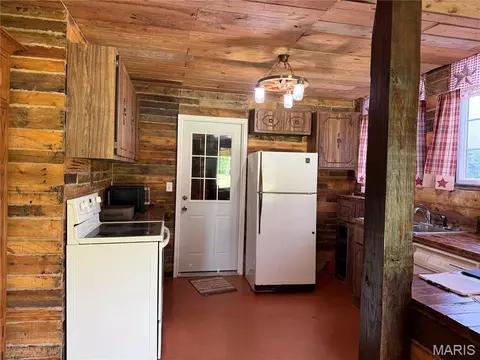 Kitchen - 151 E Doc Lin Dr, Sparta, IL 62286 photo 3 of 3