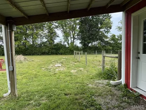 Exterior - 151 E Doc Lin Dr, Sparta, IL 62286 photo 2 of 2