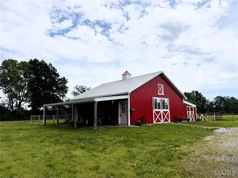 151 E Doc Lin Dr, Sparta, IL 62286