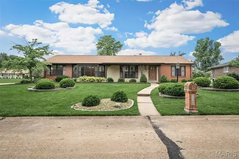 11700 Bayfield Ln, Saint Louis, MO 63128