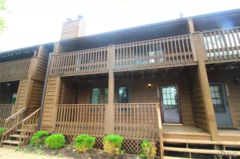 15022 Baxter Village Dr, Chesterfield, MO 63017