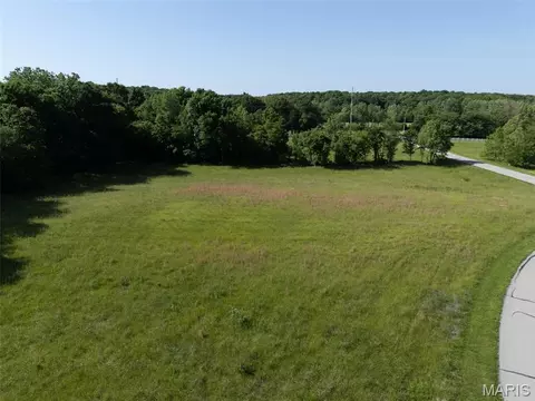 10 Parc Forest Trl, Hawk Point, MO 63349 photo 4