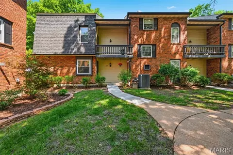 92 Conway Cove Dr, Chesterfield, MO 63017