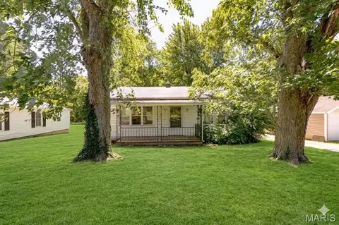 4275 Flucom Rd, De Soto, MO 63020