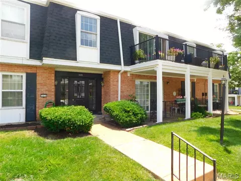 1678 Blue Ridge Dr #F, Saint Louis, MO 63125