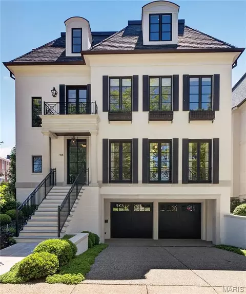 136 N Brentwood Blvd, Clayton, MO 63105