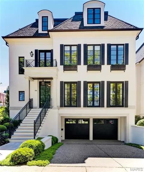136 N Brentwood Blvd, Clayton, MO 63105