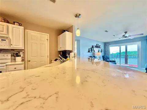Kitchen - 222 Park Place Ln #2A, Kaiser, MO 65047 photo 2 of 5