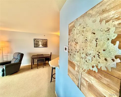 Living - 222 Park Place Ln #2A, Kaiser, MO 65047 photo 6 of 6