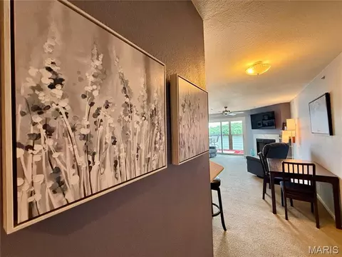 Entry Way - 222 Park Place Ln #2A, Kaiser, MO 65047 photo 1 of 2
