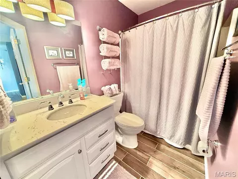 Bath - 222 Park Place Ln #2A, Kaiser, MO 65047 photo 2 of 2