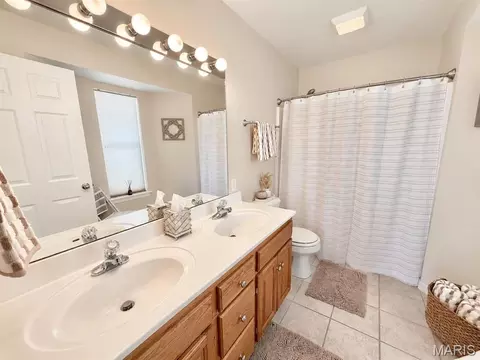 Bath - 222 Park Place Ln #2A, Kaiser, MO 65047 photo 1 of 2