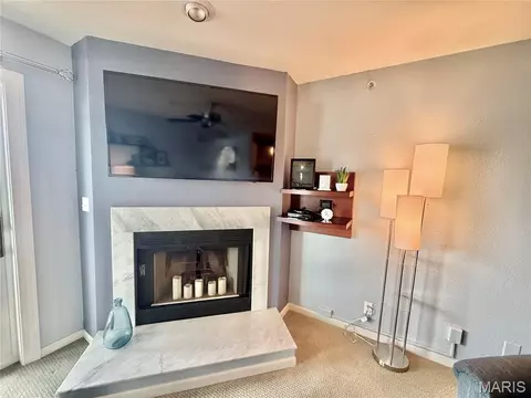 Living - 222 Park Place Ln #2A, Kaiser, MO 65047 photo 3 of 4