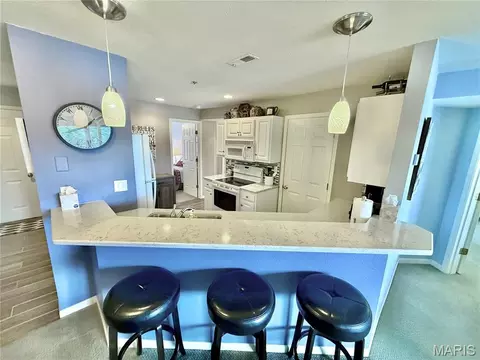 Kitchen - 222 Park Place Ln #2A, Kaiser, MO 65047 photo 2 of 7
