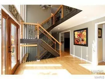 1863 Chamfers Farm Ct, Chesterfield, MO 63005