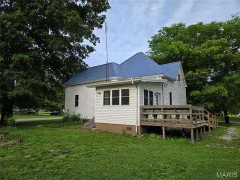 501 E Locust St, Coulterville, IL 62237