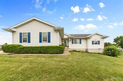 88 Trophy Dr, Farmington, MO 63640