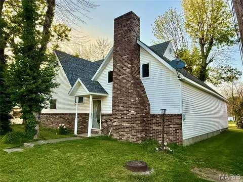 402 W Main St, Shelbyville, MO 63469