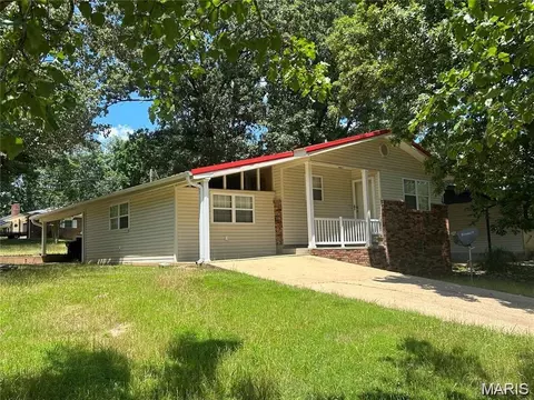 2011 Woodland Rd, Poplar Bluff, MO 63901