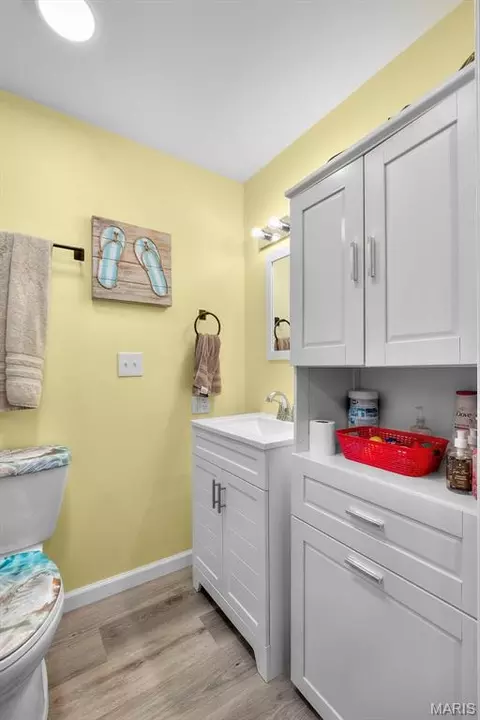 Bath - 283 Sandstone Dr, Jackson, MO 63755 photo 1 of 2