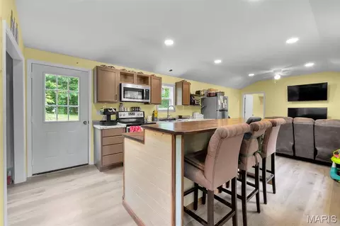 Kitchen - 283 Sandstone Dr, Jackson, MO 63755 photo 1 of 2