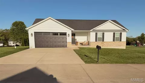 1204 Boone Ct, Farmington, MO 63640