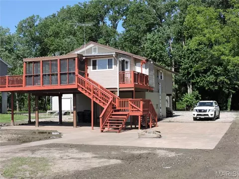 334 N River Rd, Elsberry, MO 63343