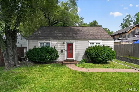 1071 N New Florissant Rd, Florissant, MO 63031
