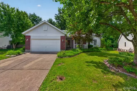 3026 Meadow Wood Dr, Saint Charles, MO 63303