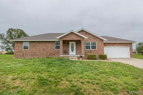 19406 Justice Rd, Lebanon, MO 65536