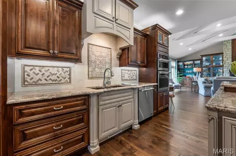 Kitchen - 470 Quail Creek Dr, Jackson, MO 63755 photo 2 of 13