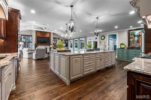 Kitchen - 470 Quail Creek Dr, Jackson, MO 63755 photo 1 of 13