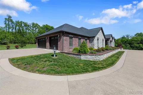 Exterior - 470 Quail Creek Dr, Jackson, MO 63755 photo 6 of 18
