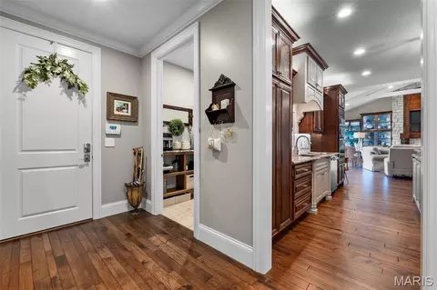 Entry Way - 470 Quail Creek Dr, Jackson, MO 63755 photo 4 of 5