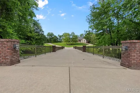 Exterior - 470 Quail Creek Dr, Jackson, MO 63755 photo 1 of 18