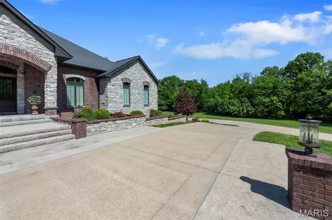 Exterior - 470 Quail Creek Dr, Jackson, MO 63755 photo 7 of 18