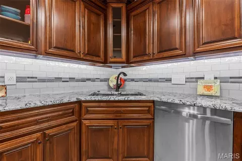 Kitchen - 470 Quail Creek Dr, Jackson, MO 63755 photo 11 of 13