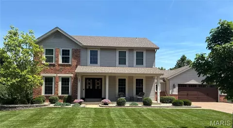 301 Summer Ridge Dr, Cottleville, MO 63304