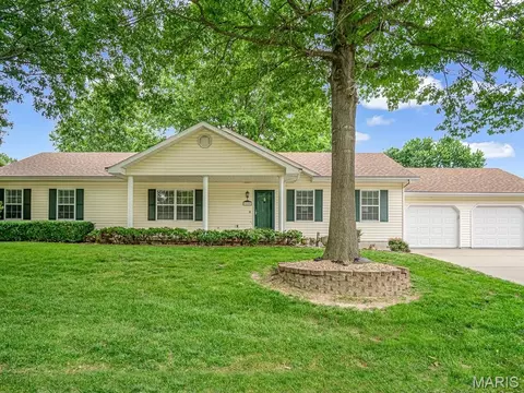 610 Spartan Dr, Sparta, IL 62286