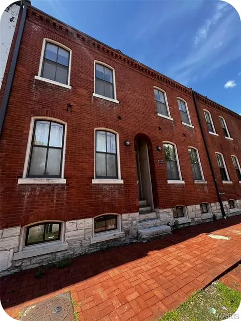 2009 S 11th St, Saint Louis, MO 63104