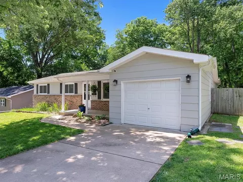 15 Richardson Dr, Union, MO 63084