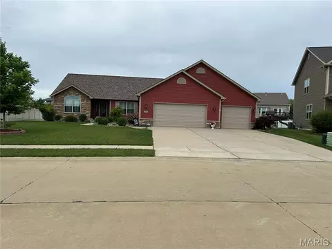2520 Welsch Dr, Shiloh, IL 62221