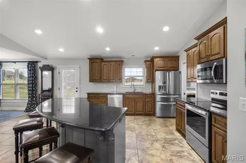 Kitchen - 2566 Prairie View Trl, Jackson, MO 63755 photo 3 of 5