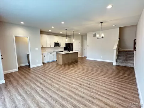 2810 Mcclay Rd, Saint Charles, MO 63303
