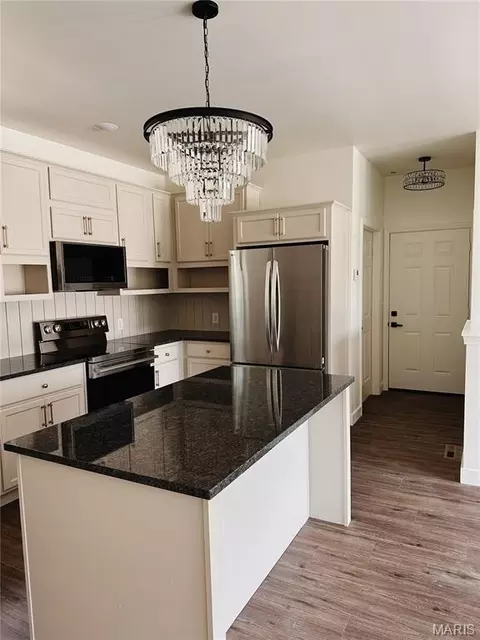 Kitchen - 21790 Lomax, Saint Robert, MO 65584 photo 3 of 8