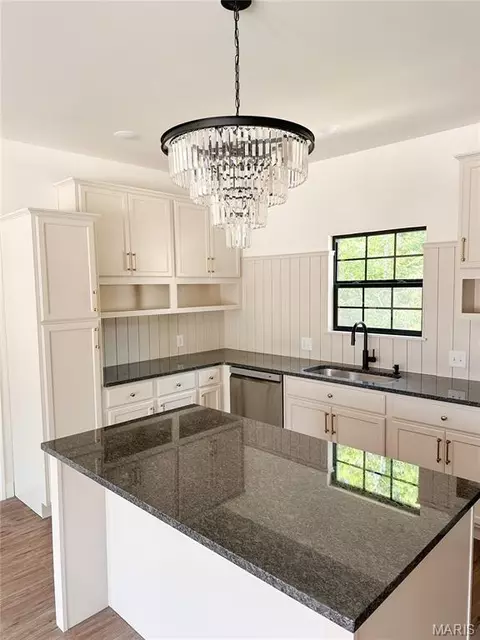 Kitchen - 21790 Lomax, Saint Robert, MO 65584 photo 2 of 8