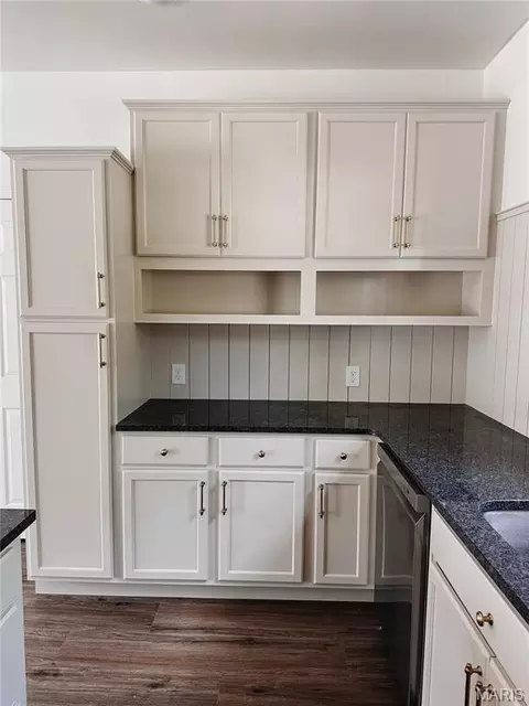 Kitchen - 21790 Lomax, Saint Robert, MO 65584 photo 4 of 8