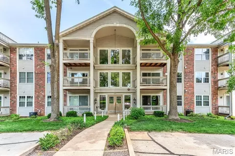 5375 N Kenrick Parke Dr #203, Saint Louis, MO 63119