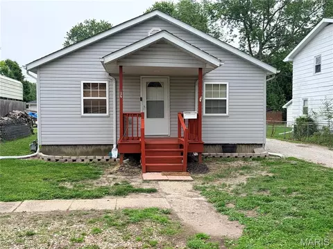 1620 N Monroe St, Litchfield, IL 62056