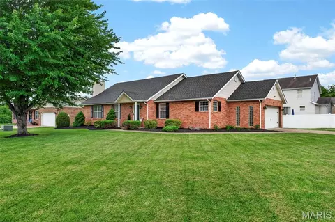 309 Radcliff Rd, Shiloh, IL 62221